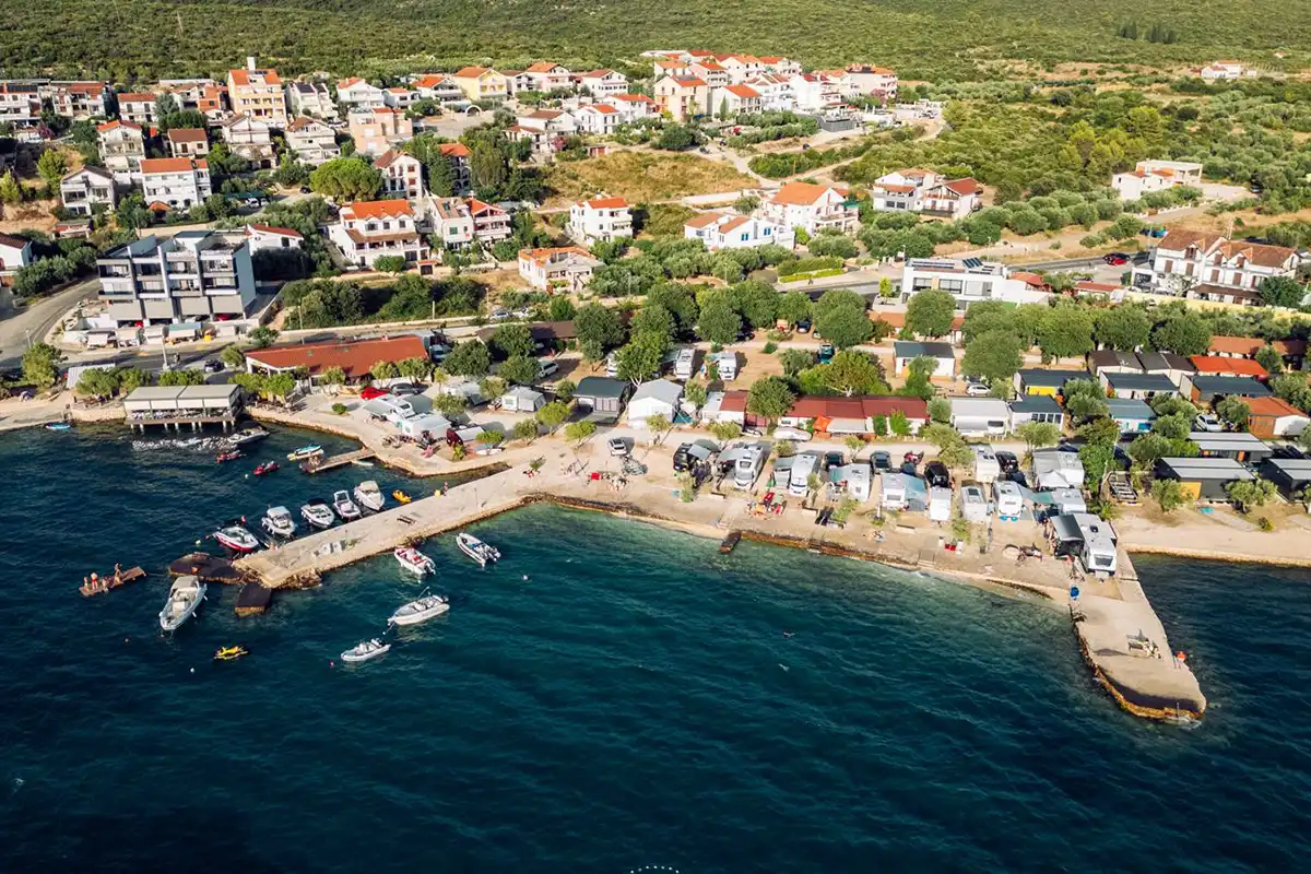 Pitch 43 (third row)